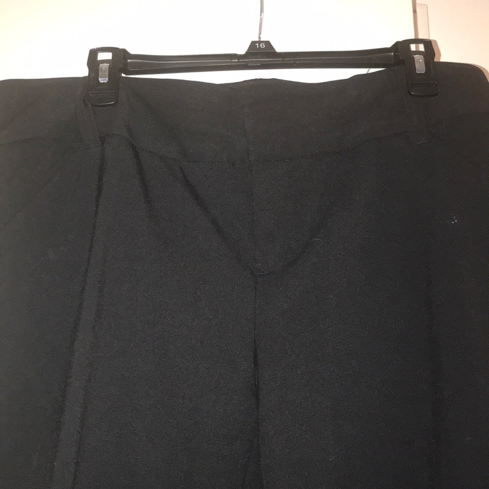 Daisy Fuentes Sz 14 black dress capris. - Picture 2 of 3